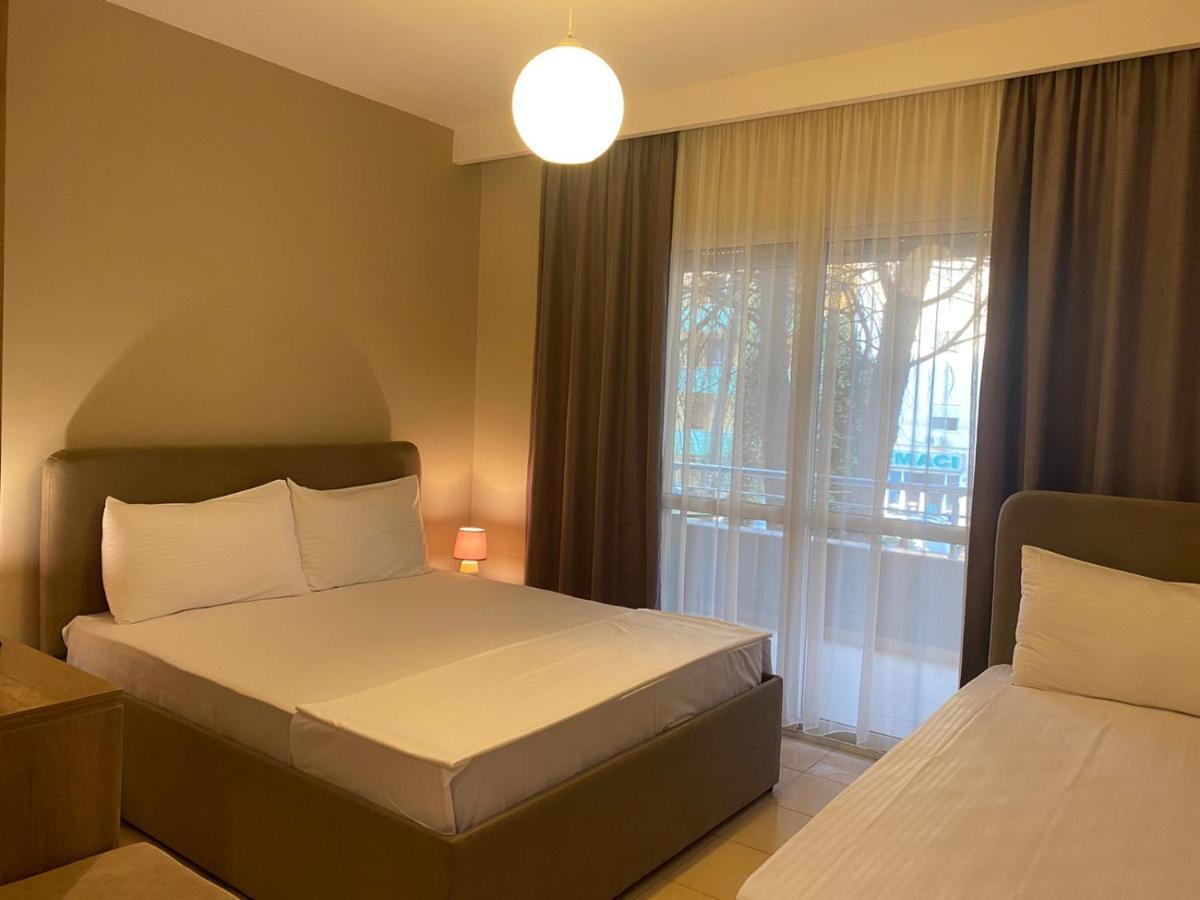 Rumar Hotel Дуррес Екстер'єр фото