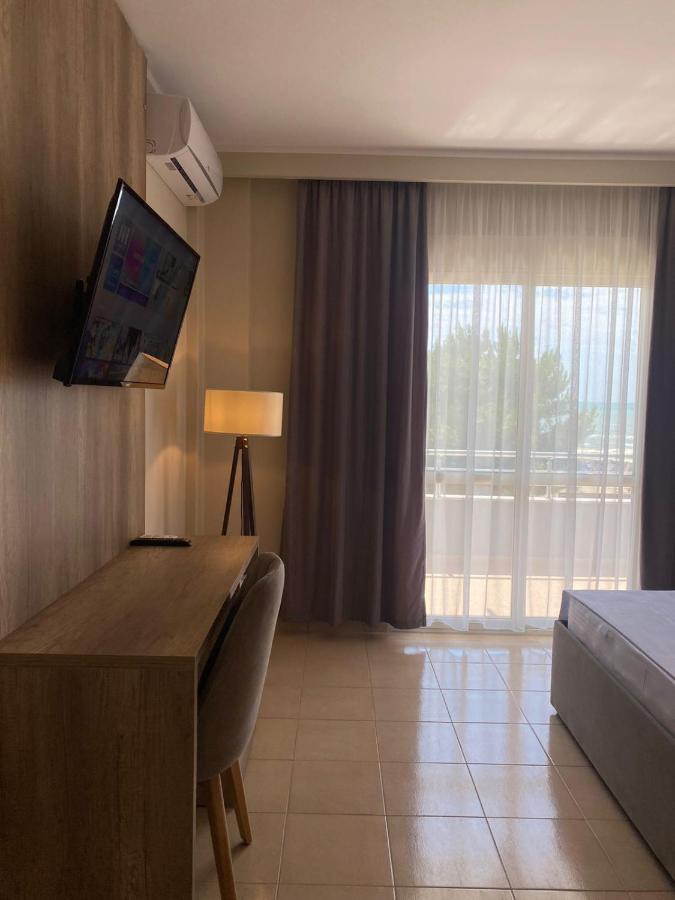 Rumar Hotel Дуррес Екстер'єр фото