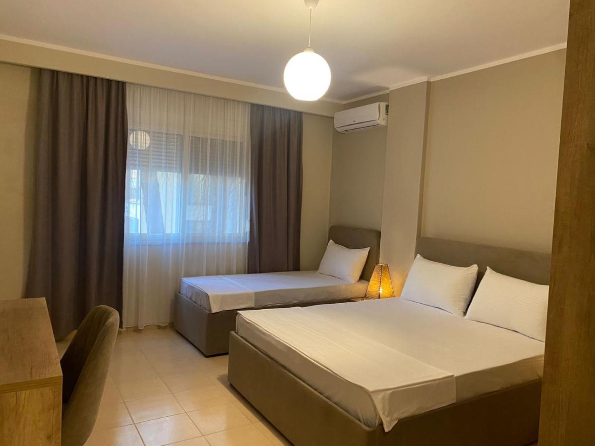 Rumar Hotel Дуррес Екстер'єр фото