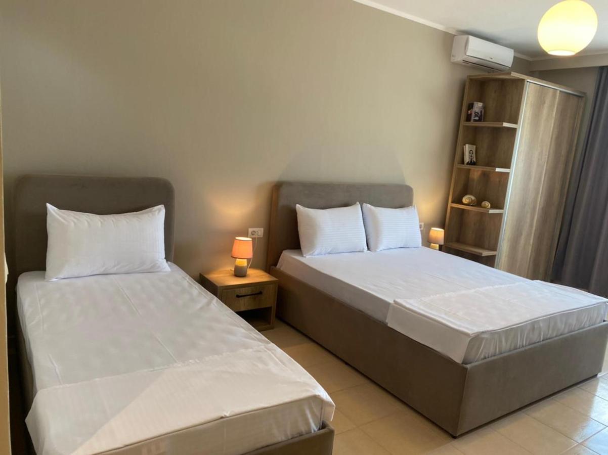 Rumar Hotel Дуррес Екстер'єр фото