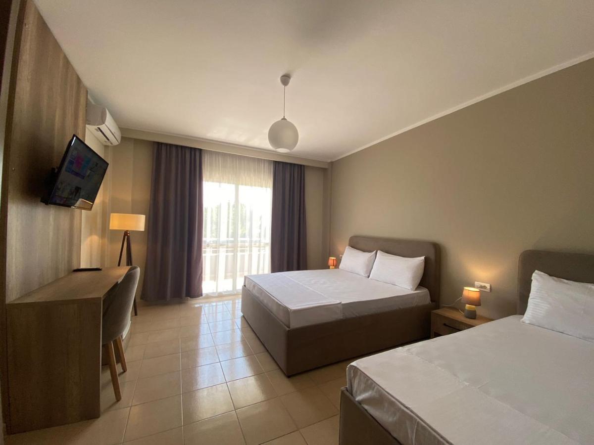 Rumar Hotel Дуррес Екстер'єр фото