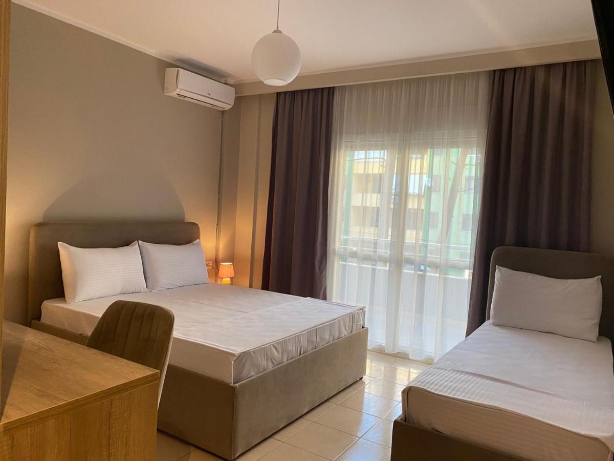 Rumar Hotel Дуррес Екстер'єр фото