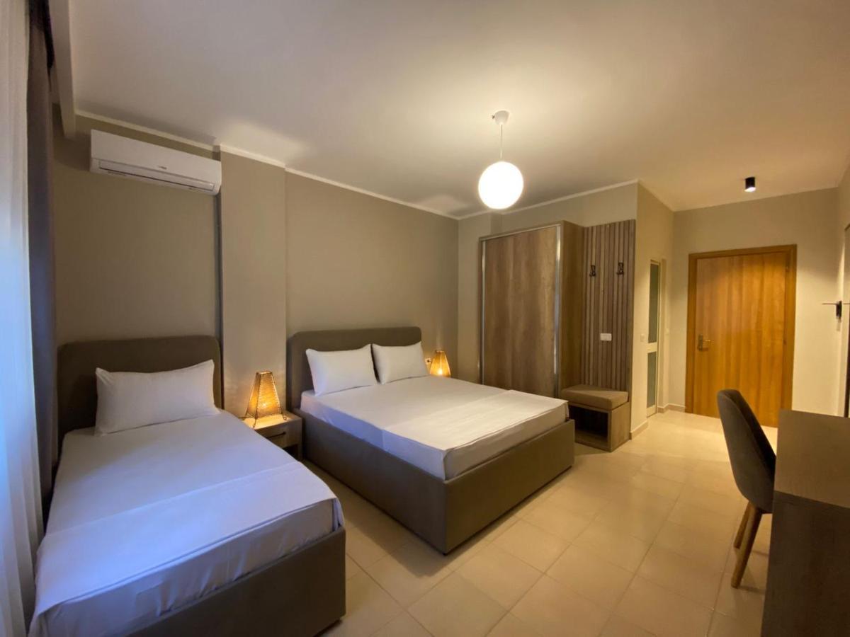 Rumar Hotel Дуррес Екстер'єр фото